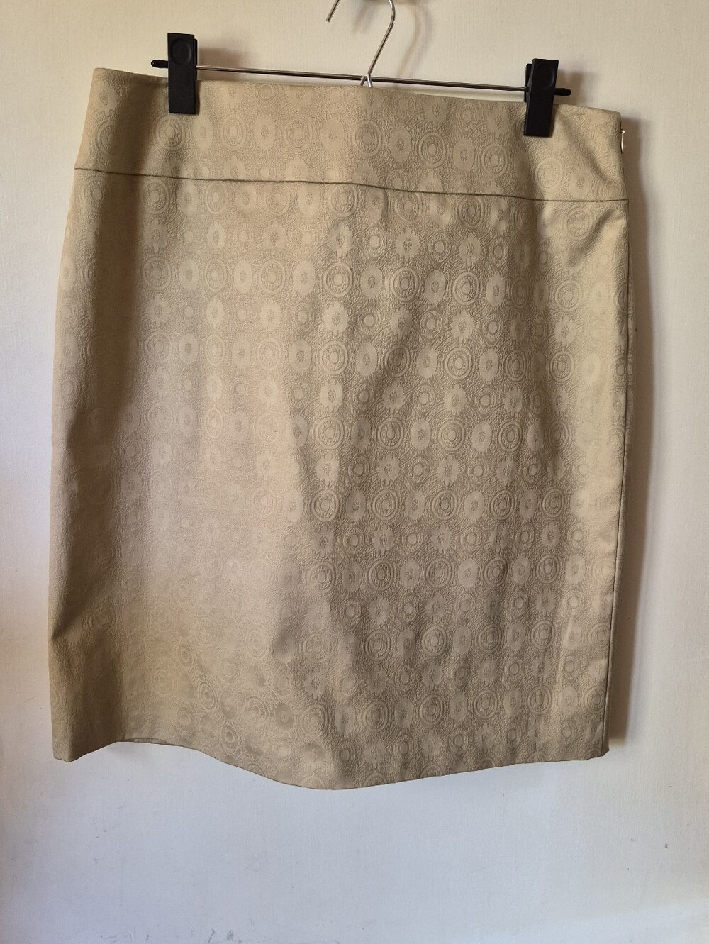 Tahari Beige Jacquard Pencil Skirt